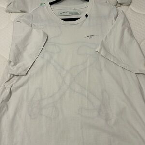 Off white t shirt